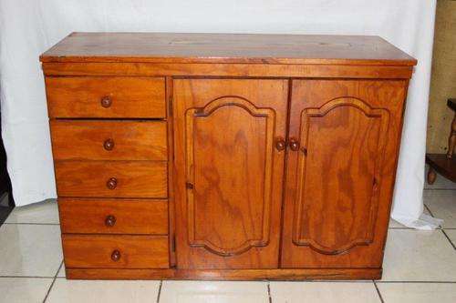EXQUISITE SOLID WOOD COMPACTUM CHANGING TABLE c/w 5 DRAWS & DETAILED DOORS - FUNCTIONAL FURNITURE!!!
