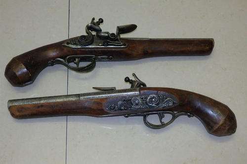 TWO FANTASTIC VINTAGE NON-FIRING WALL HANGING "LONDON HADLER 1760" FLINTLOCK PISTOLS
