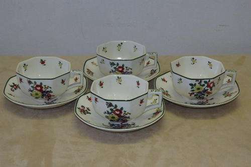 AN AWESOME VINTAGE ROYAL DOULTON "OLD LEEDS SPRAYS" PATTERN (D3548) SET OF 4 COFFEE CUPS AND SAUCERS