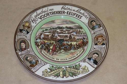 A FANTASTIC AND RARE VINTAGE (1938) ROYAL DOULTON VOORTREKKER EEUFEES COLLECTORS PLATE