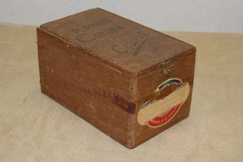 AN AWESOME RARE VINTAGE "P. JOHNS" (PEERLESS CIGAR WORKS) CORONA HAVANA BLEND CIGAR BOX