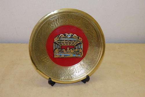 A STUNNING BRASS WALL PLATE WITH A JERUSALEM AND THE LAST SUPPER DECAL SET ONTO THE PLATE