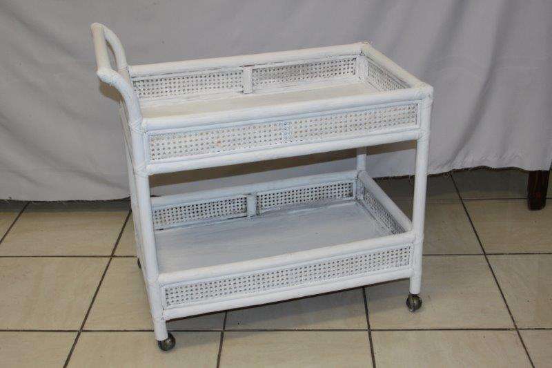EXQUISITE VINTAGE WHITE WASHED CANE & RATTAN BUTLERS TROLLEY ON CASTORS IN FANTASTIC CONDITION!!!