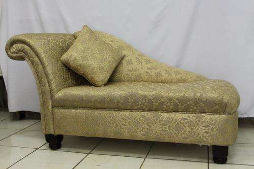 A GORGEOUS ANTIQUE CHAISE LOUNGER IN FANTASTIC CONDITION!!! EXQUISIT FURNITURE; THE BEST YET!!!