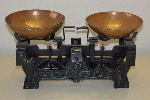 A STUNNING AND RARE "KULELI" OF TURKEY 1kg METAL SCALE OFTEN CALLED THE SPICE SCALE