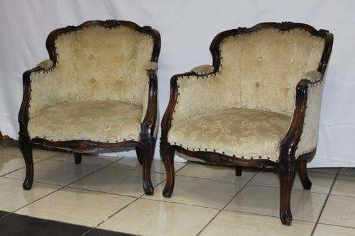 WOW!!! TWO STUNNING VINTAGE SOLID OAK CARVED CHAIRS IN FANTASTIC CONDITION!!! AWESOME! bid/chair