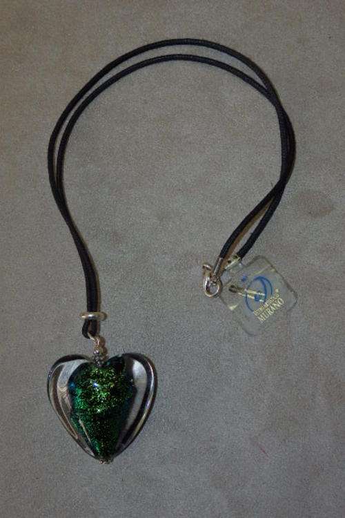 A MAGNIFICENT "ELECTRIC GREEN" MURANO OF ITALY HEART SHAPED GLASS PENDANT ON A LEATHER NECKLACE