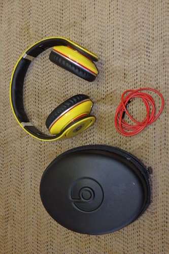A FANTASTIC SET OF YELLOW "BEATS BY DR. DRE" "STUDIO MONSTER BEATS" HEADPHONES IN THE ORIGINAL CASE