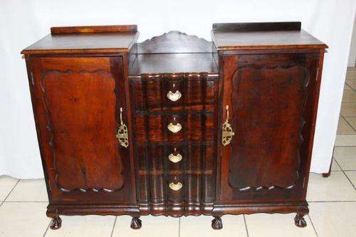 WOW!!! AN EXQUISITE SOLID IMBUIA SIDE SERVER IN PRISTINE CONDITION FOR THE AGE!!! GORGEOUS FURNITURE