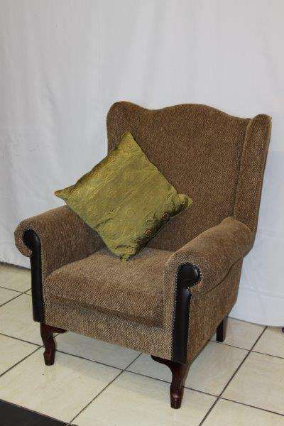 AN EXQUISITE WING BACK CHAIR IN PRISTINE CONDITION  FOR THE AGE! PERFECT FOR A STUDY OR SPARE CORNER