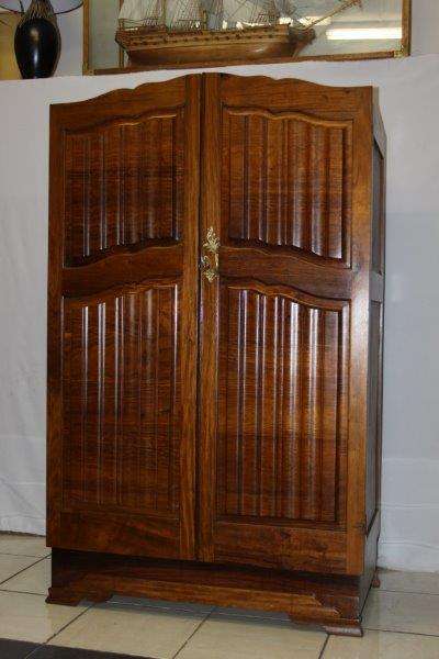 AN EXQUISITE SOLID TEAK 2-DOOR OU JONGMANS WARDROBE IN FANTASTIC CONDITION c/w AMAZING DETAIL!!! WOW