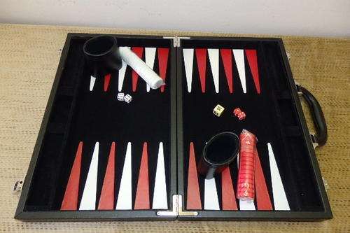 A FANTASTIC LARGER BACKGAMMON SET IN A BLACK VINYL DOUBLE CLASP CARRY "SUITCASE"