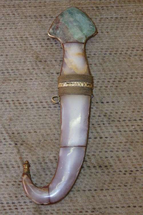 AN AWESOME ALABASTER/ AGATE STONE CLAD NORTH AFRICAN "JANBIYA" DAGGER IN ITS ORIGINAL SCABBARD