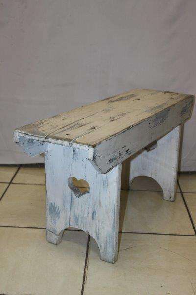 AN AWESOME 2 SEATER WHITE WASHED BENCH IN GREAT CONDITION FOR THE AGE! SIMPLE STUNNING FURNITURE!!!