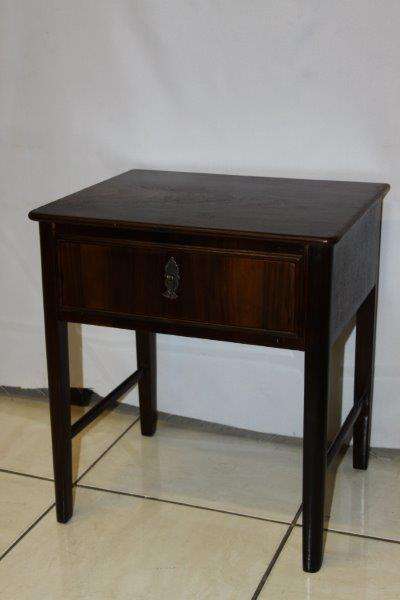 A BEAUTIFUL RETRO OCCASIONAL SIDE / COFFEE TABLE WITH A DRAWER IN EXCELLENT CONDITION!!!