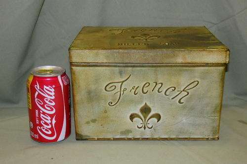 AN AWESOME GREEN VINTAGE STYLE METAL "FRENCH MILLED SOAP" BRANDED STORAGE TIN