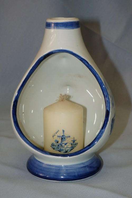A STUNNING STAMPED DELFT OF HOLLAND HAND PAINTED BLUE AND WHITE PORCELAIN HAND HELD LANTERN