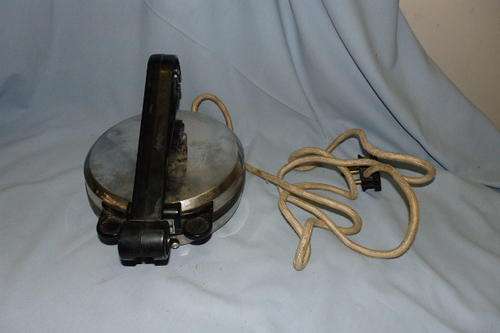 A VINTAGE "MIN APPLIANCES" ROTI CHEF "INDIAN CUISINE" ROTI MAKER IN WORKING CONDITION