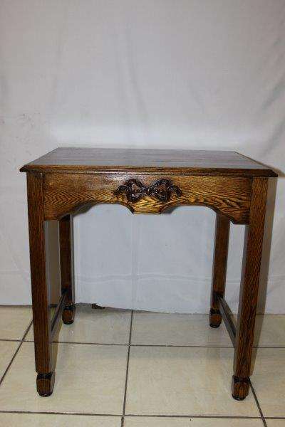 WOW!!! A GORGEOUS SOLID OAK "RIBBON" DISPLAY TABLE WITH BEAUTIFUL DETAIL & LEG TENSIONERS!!! RARE...