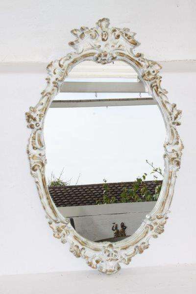 A FABULOUS VINTAGE MOULDED WALL MIRROR WITH EXQUISITE DETAILING ON THE FRAME!!! STUNNING!!!