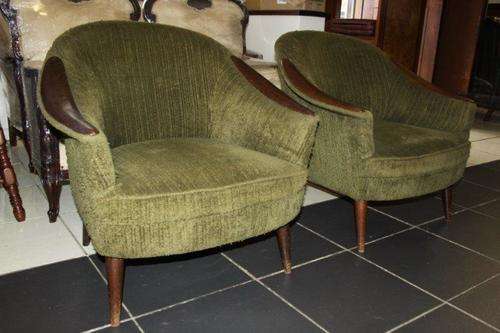 STUNNING DEEP GREEN RETRO TUB CHAIRS IN GREAT CONDITION FOR THE AGE! VERY COMFORTABLE! bid/chair