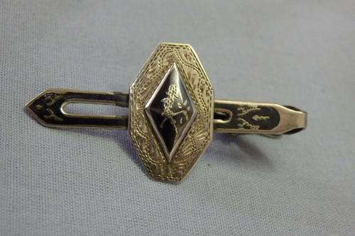A FANTASTIC VINTAGE SIAMESE (THAI) STERLING SILVER NIELLO GENTS TIE CLIP