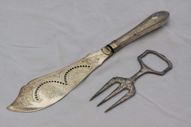 AN EXQUISITE ANTIQUE DECORATIVE KNIFE AND FORK!!! bid / item