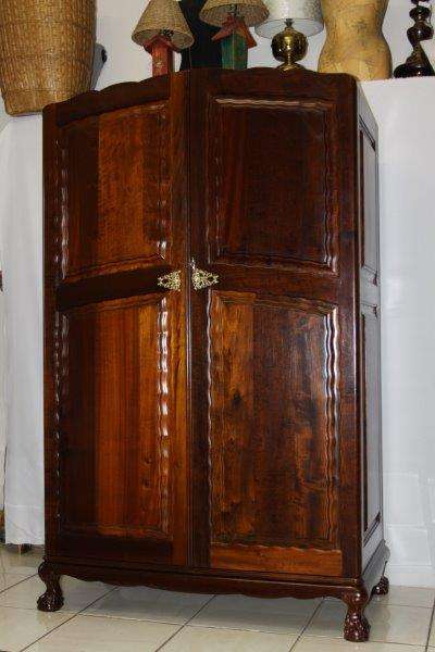 AN EXQUISITE SOLID IMBUIA 2-DOOR WARDROBE IN FANTASTIC CONDITION w AMAZING DETAIL! magnificent!!!