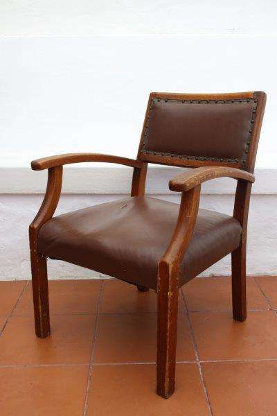 AN EXQUISITE VINTAGE SOLID TEAK "BENTWOOD" CHAIR IN FAIR CONDITION! STUNNING AMAZING CHAIR!!!