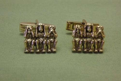 A GORGEOUS AND UNUSUAL "HEAR NO EVIL/ SEE NO EVIL/ SPEAK NO EVIL" MONKEY CUFFLINKS SET