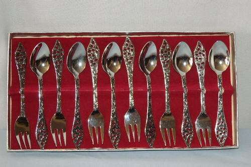 AN AWESOME BOXED 12 PIECE DUTCH MADE "EBCO" ELWAZETTA CHROME PLATED TEASPOON AND CAKE SET