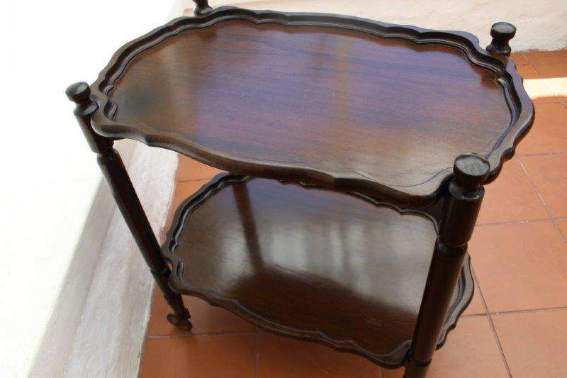 A MAGNIFICENT SHAPED ANTIQUE BUTLERS TROLLEY ON CASTORS w REMOVABLE TRAY IN FANTASTIC CONDITION!!!