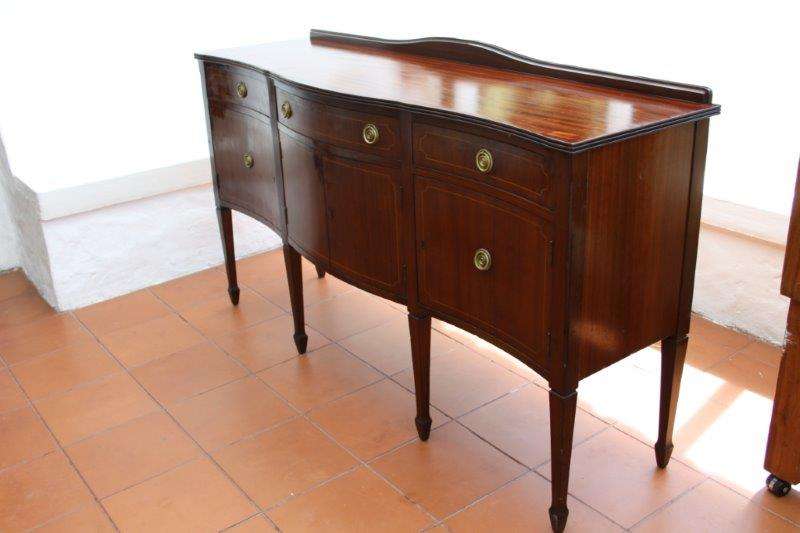 WOW! A GORGEOUS circa 1961 REGENCY STYLE SIDE SERVER WITH EXQUISITE DETAIL! MAGNIFICENT FURNITURE!