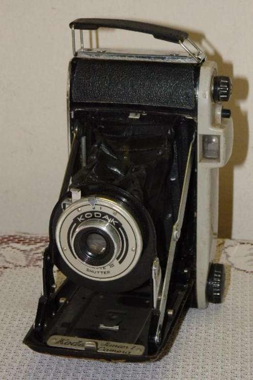A FANTASTIC ANTIQUE (1914 TO 1927) KODAK JUNIOR 1 FOLDING BELLOWS CAMERA WITH A KODETTE III SHUTTER