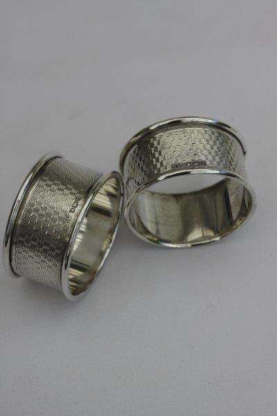 A MAGNIFICENT PAIR OF EDWARD VINER HALLMARKED STERLING SILVER SERVIETTE RINGS!!! 48.8gr. bid / ring