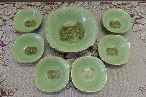 AN INCREDIBLE VINTAGE CROWN DEVON "WHITTINGTON INN" FRUIT/ DESSERT SET IN NEAR MINT CONDITION