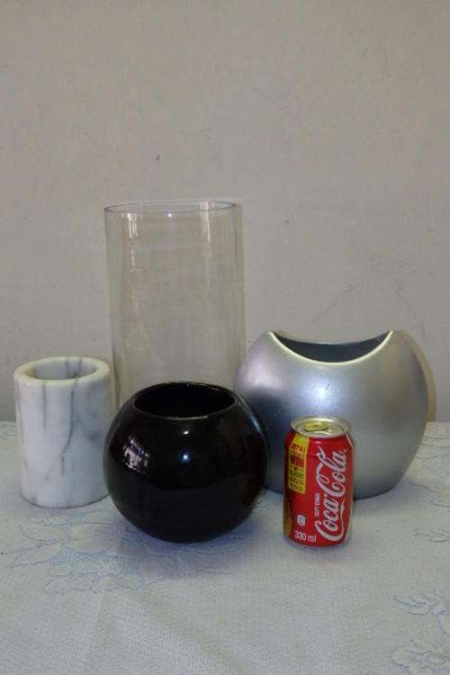 FOUR FANTASTIC ASSORTED VASES INCLUDING A LARGE GLASS VASE, TWO CERAMIC VASES AND A MARBLE VASE