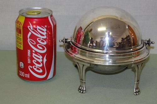 A STUNNING VINTAGE "LION PAW FOOTED" EPNS SILVER PLATED DOMED BUTTER BALL DISH