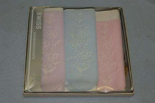 A BEAUTIFUL BOXED SET OF THREE VINTAGE "PASTEL COLOURED" SWISS MADE COTTON LADIES HANDKERCHIEFS