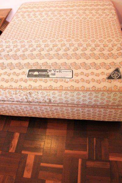 AN AWESOME QUEEN SIZE REST ASSURED ORTHOPEDIC MATTRESS AND BASE IN GREAT CONDITION!!!