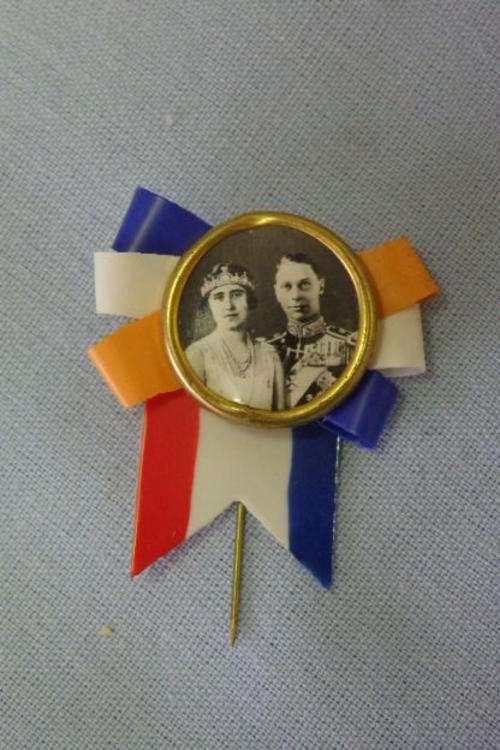 AN AMAZING COLLECTION OF 23 VINTAGE "ROYAL VISIT" COLLAR PINS DATING BACK TO 1947 bid/pin