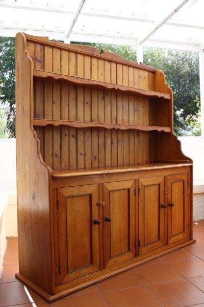 AN EXQUISITE VINTAGE OREGON WELSH DISPLAY DRESSER w SHELVES ABOVE & CUPBOARDS BELOW! MAGNIFICENT!!!!