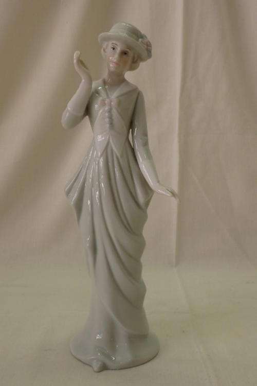 A GORGEOUS AND EXTREMELY RARE VINTAGE (c1950's) ART DECO IPL PORCELAIN FIGURINE OF FRANCOISE