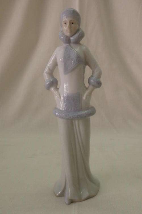 A FABULOUS AND EXTREMELY RARE VINTAGE (c1950's) ART DECO IPL PORCELAIN FIGURINE OF CHANTAL
