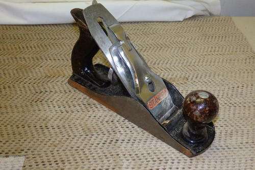 A FANTASTIC VINTAGE ENGLISH MADE STANLEY "BAILEY" No. 4 WOOD PLANE IN ITS ORIGINAL BOX