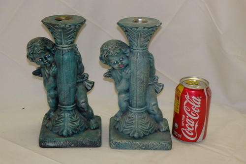TWO GORGEOUS CERAMIC MOULDED CANDLE HOLDERS WITH STUNNING GREEN PAINT TECHNIQUE DETAILING bid/holder