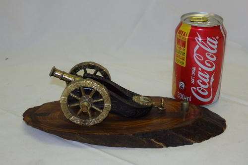 AN AWESOME OLD "PORT ALFRED" TOWN COMMEMORATIVE CANON ORNAMENT MOUNTED ON A WOODEN BASE
