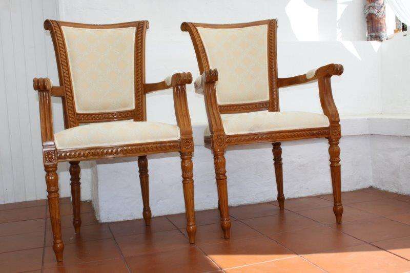 WOW! A MAGNIFICENT PAIR OF FRENCH VICTORIAN STYLE HAND CARVED CHAIRS IN PRISTINE CONDITION bid/chair