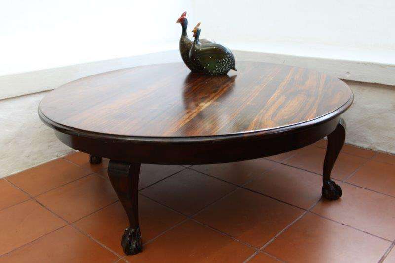 AN EXQUISITE UNIQUE & HUGE SOLID BLACKWOOD ROUND BALL & CLAW COFFEE TABLE IN EXCELLENT CONDITION!!!