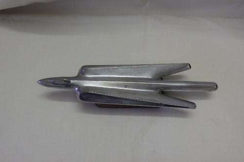 A FANTASTIC AND VERY RARE VINTAGE CHROMED HOLDEN (AUSTRALIA) HOOD ORNAMENT